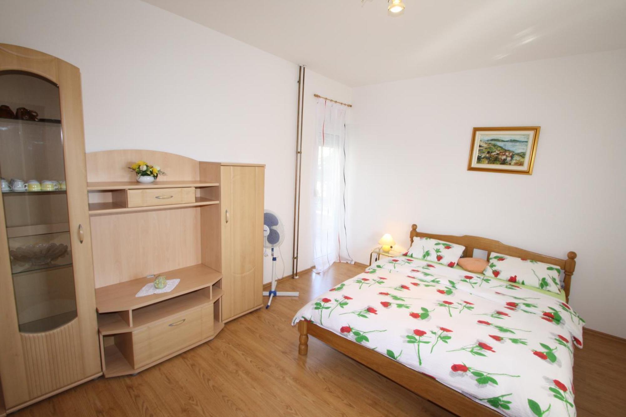 Rose Apartment *